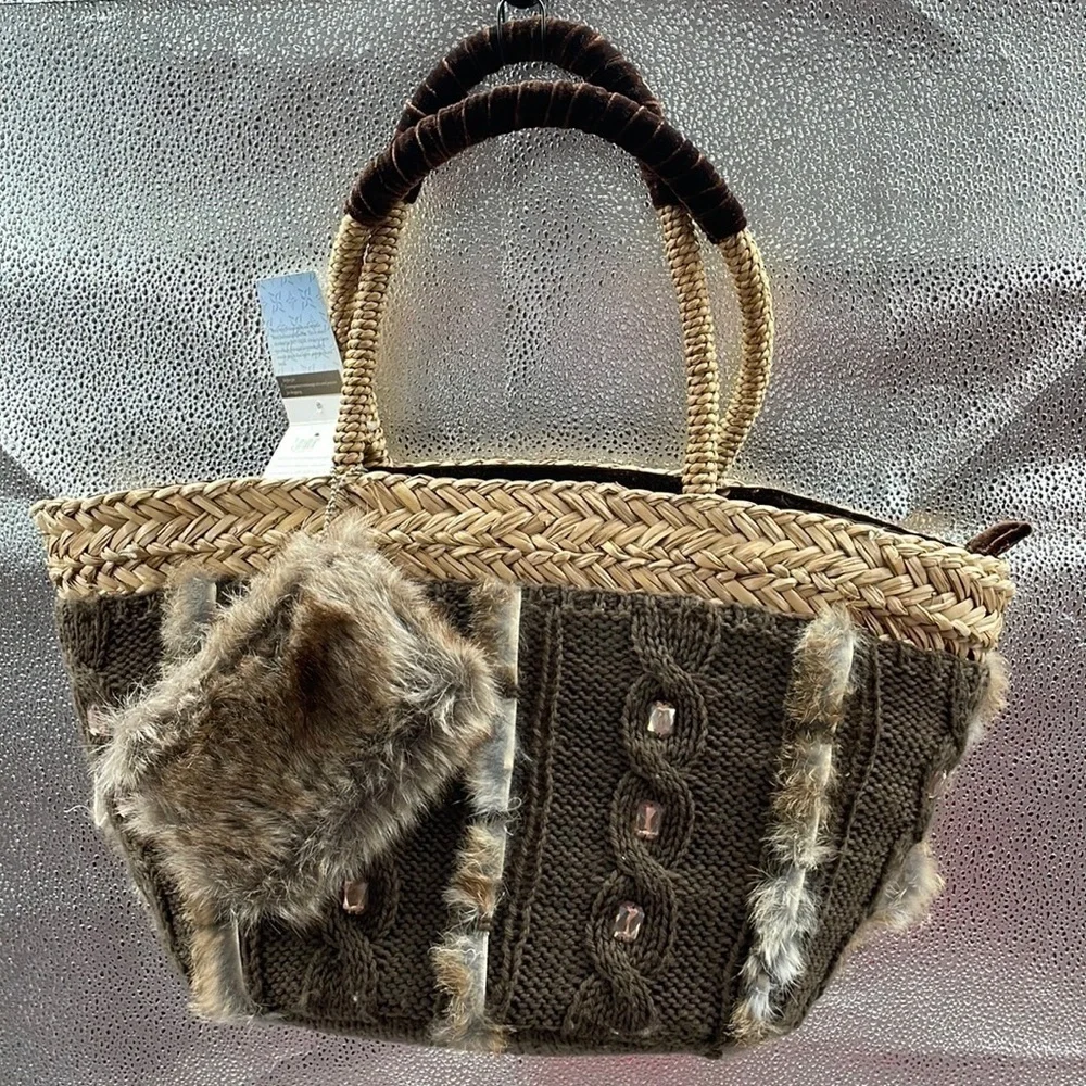 NWT. Anna Cecere Tapy Chery Large Shoulder Hand Bag. - Picture 1 of 11